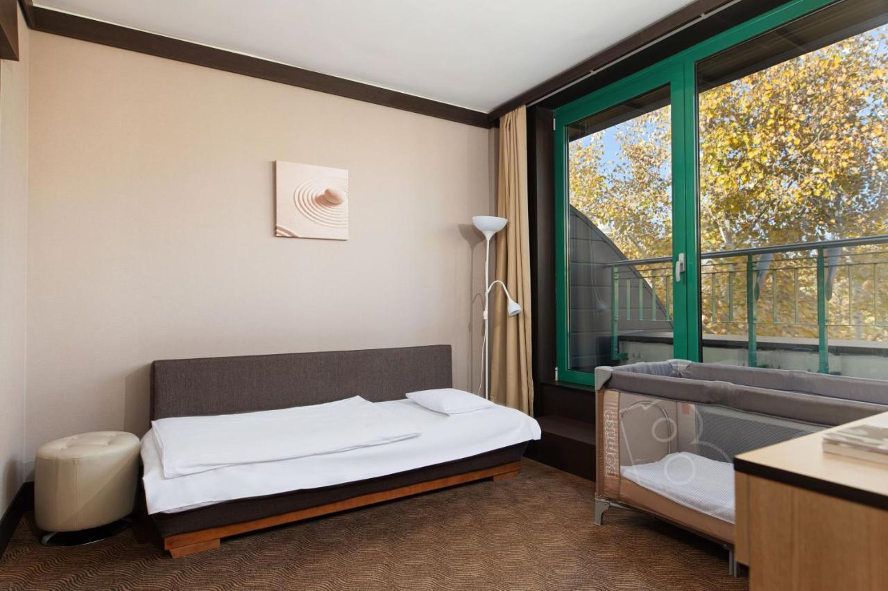 Portobello Wellness & Yacht Hotel Esztergom Eksteriør billede